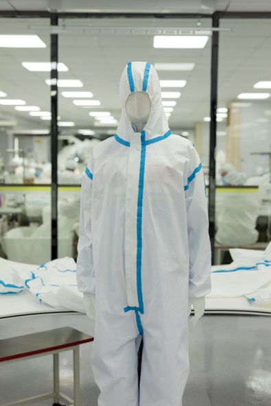 石獅服裝企業跨界轉產防護服，24小時不停機保障抗疫物資